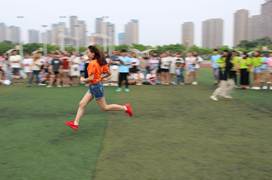 说明: C:\Users\Teacher\Desktop\2016级会计专业活动yabocom(中国)官方网站\照片集\风一样的女子.jpg